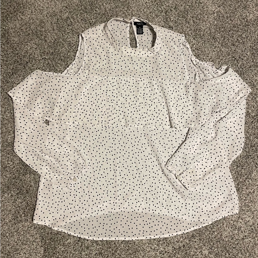 Rue 21 cold shoulder top